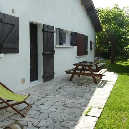 Agreable 3 Chambres Avec Beau Jardin *